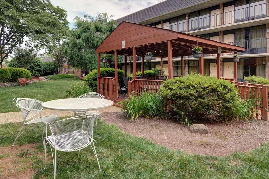 Suburban Studios Tysons Corner Виена Съоръжения снимка