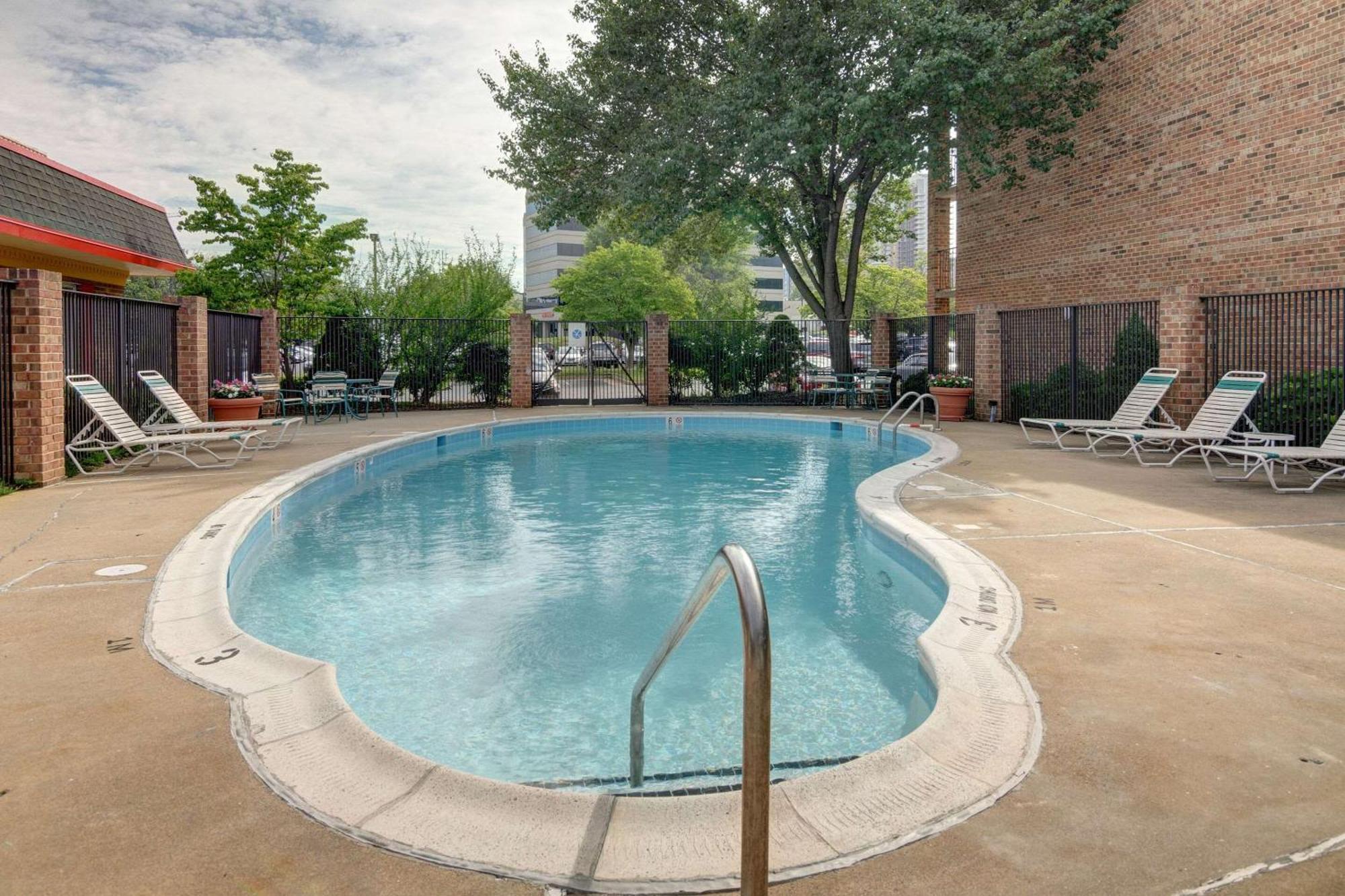 Suburban Studios Tysons Corner Виена Екстериор снимка