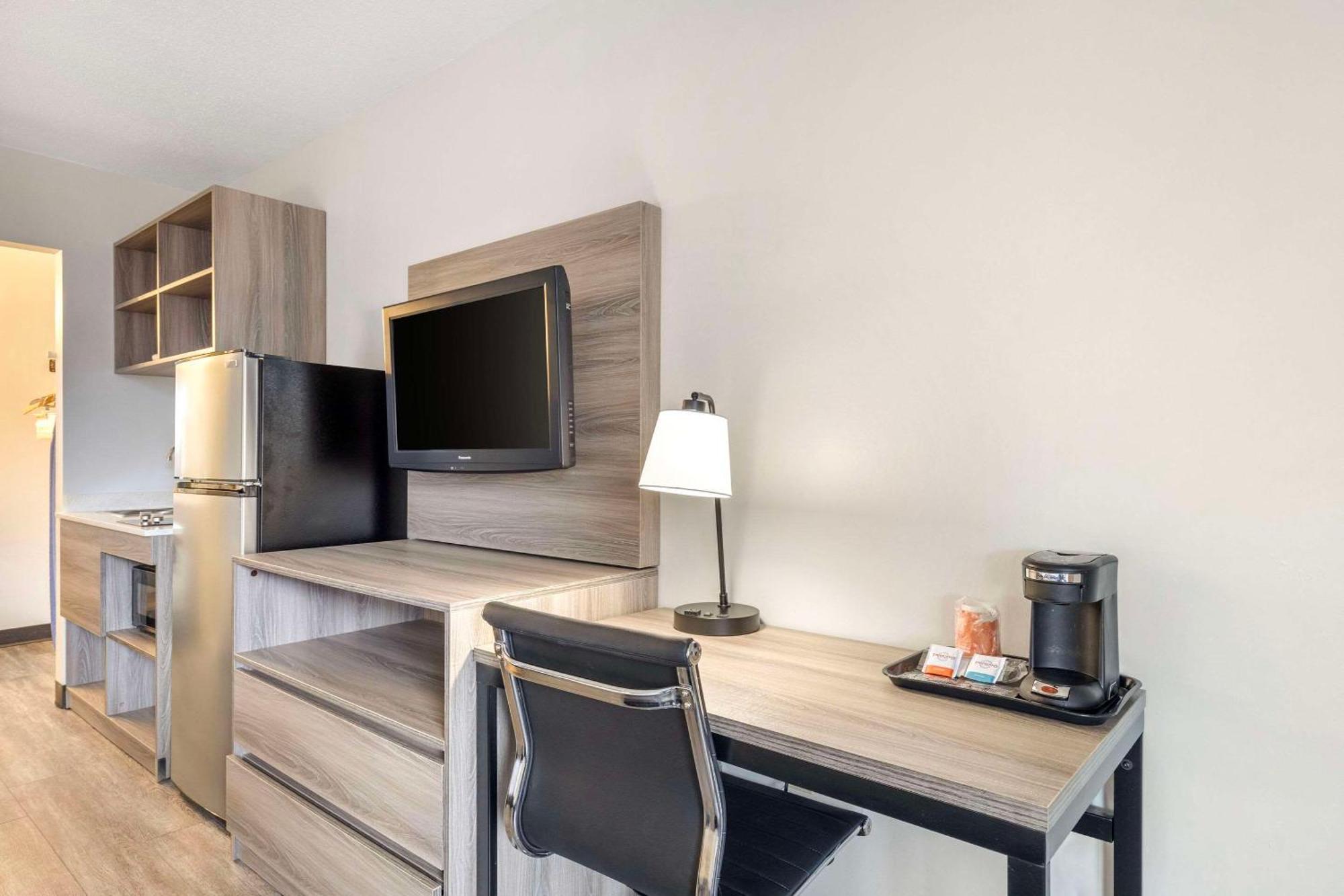 Suburban Studios Tysons Corner Виена Екстериор снимка