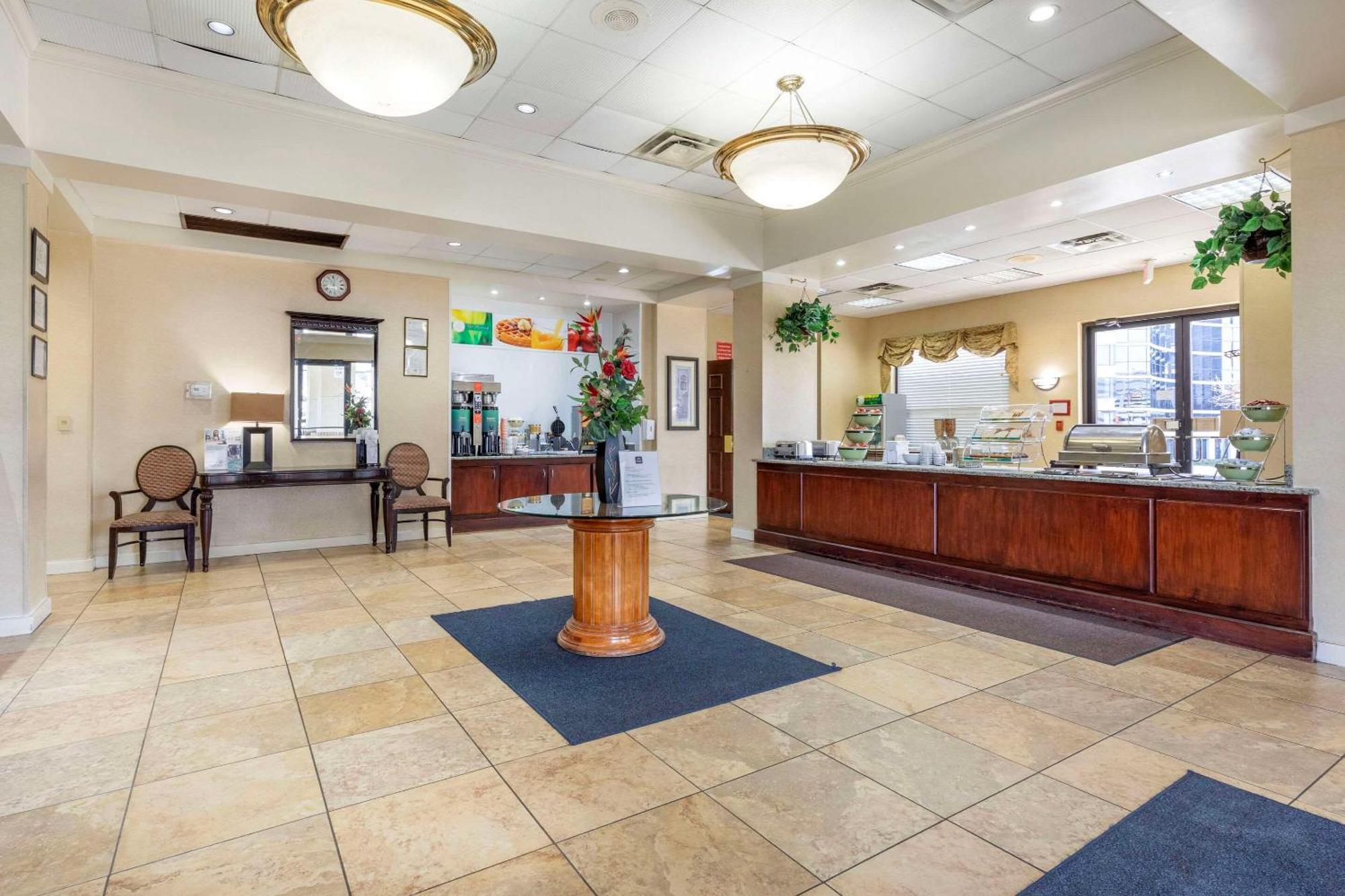 Suburban Studios Tysons Corner Виена Екстериор снимка